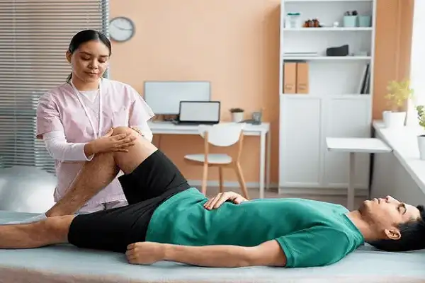 Knee-Pain-Physiotherapy-in-Mumbai (1)